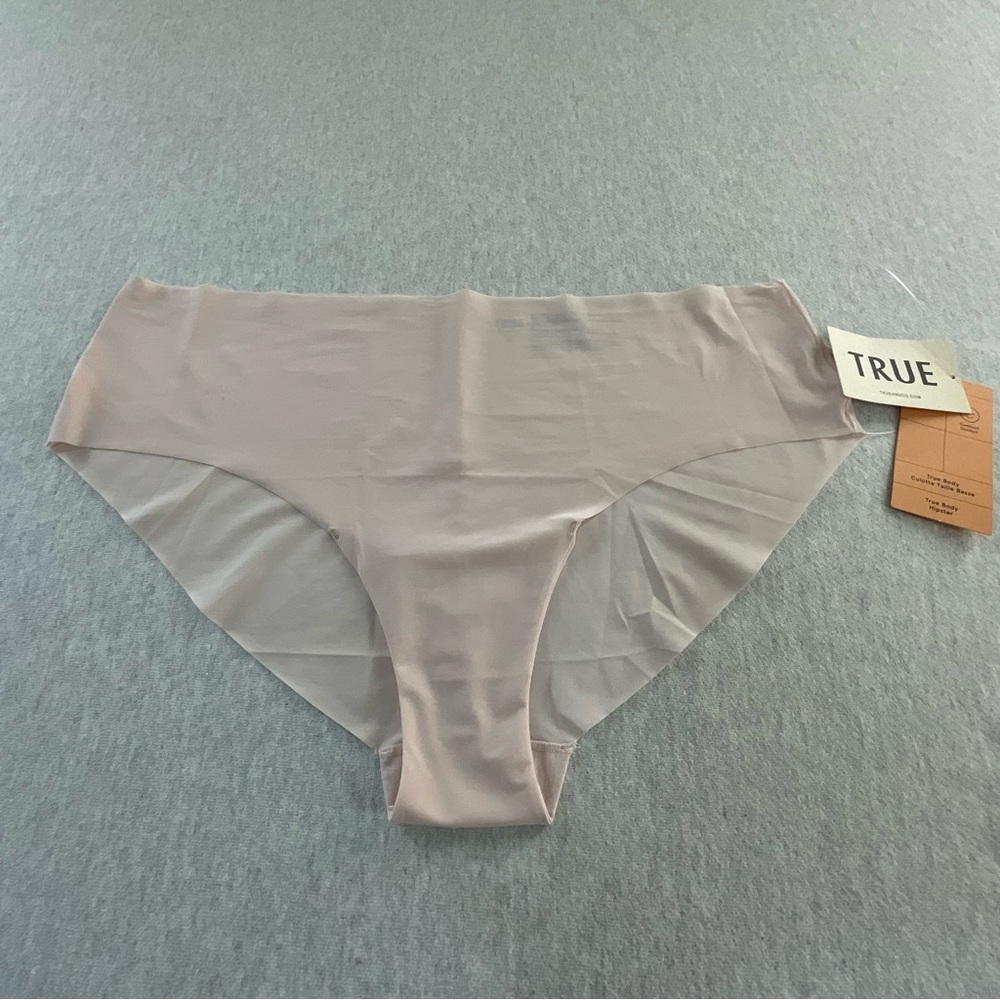 TRUE AND CO ALL STRETCH WOMEN’S TRUE BODY HIPSTER PANTY SIZE: 1X COLOR: PINK NWT